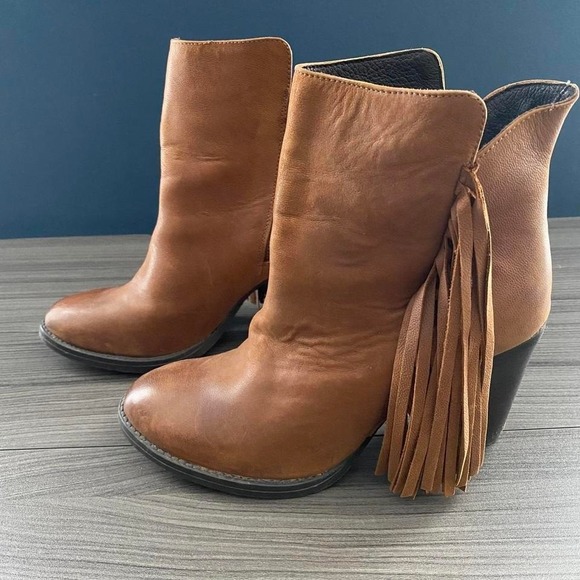 Steve Madden Women's Woodstock western Fringe Ankle Boots brown Leather Size 7 - Picture 4 of 8